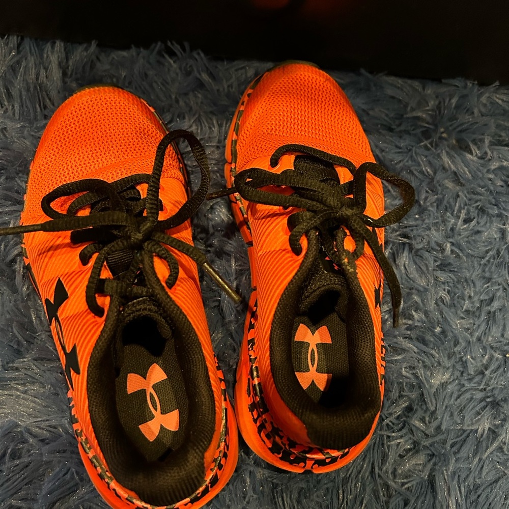 Boys shoes